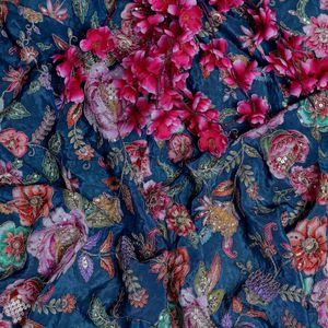 Superbe broderie florale bleu sarcelle sur tissu crêpe naturel léger, style ethnique indien, avec travail de sequins de luxe, idéal pour mariage/occasions spéciales - Product Image 5