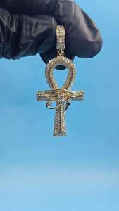 Colgante Ankh de Lujo Chapado en Plata con Piedras de Moissanita y Diseño de Ojo de Horus, Amuleto Unisex con Temática de Fiesta - Product Image 1