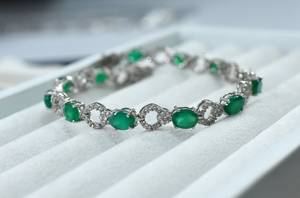 Pulsera de ónix verde, plata de ley 925, joyería de piedras preciosas hecha a mano para mujer, pulsera elegante y minimalista, regalo. - Product Image 1