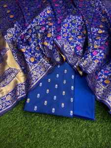 Superbe ensemble Salwar Kameez en soie semi-Katan Banarasi avec tissage Sona Rupa Buti et dupatta Meenakari Jaal pour femme, idéal pour les tenues de soirée. - Product Image 6