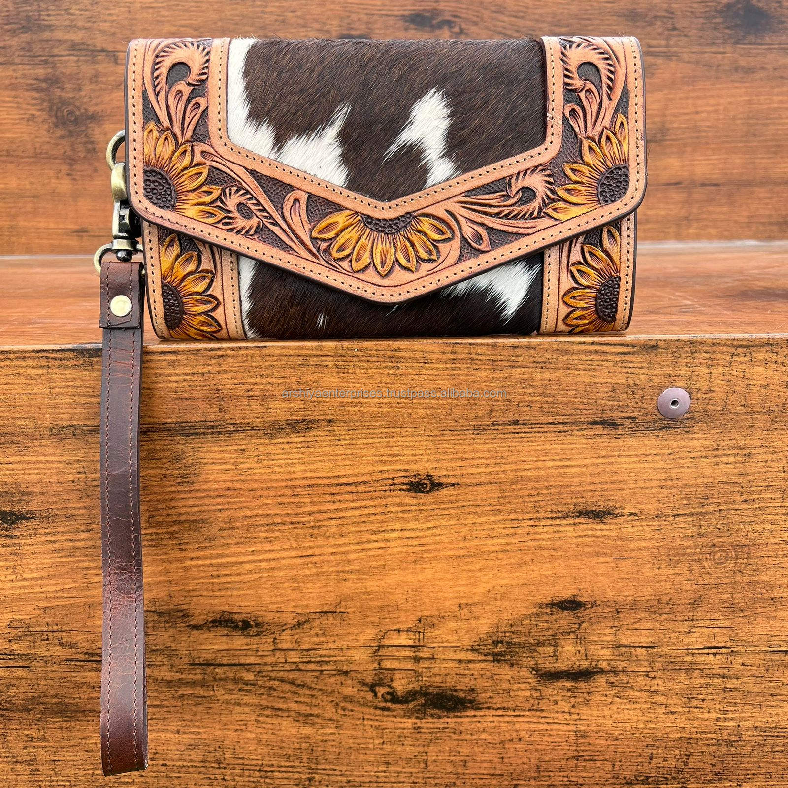 สีน้ำตาล