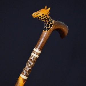 Bastón de Madera Tallado a Mano con Cabeza de Jirafa de Lujo, Ecológico, Hecho a Mano, de Diseño, para Regalo de Jubilación - Product Image 4