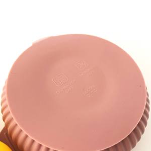Tazón de Alimentación Dividido Antideslizante de Silicona Redonda para Bebés, de Grado Alimenticio, con Base de Vacío Fuerte, Lavable, con Estampado, para Niños de 0 a 6 Años - Product Image 4
