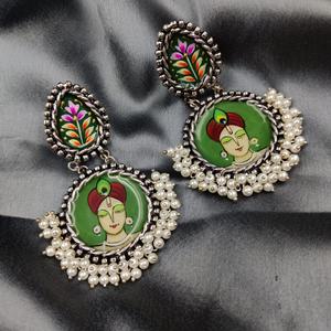 Pendientes Jhumka para Niñas, Hechos a Mano con Perlas, para Uso Casual o de Fiesta, Joyería Tradicional India, Accesorio, Regalo - Product Image 6