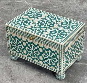 Caja de Joyería Rectangular Moderna con Incrustaciones Marroquíes y Cierre Magnético, con Tapas Lisas para Almacenamiento y Regalo Decorativo para el Hogar - Product Image 1