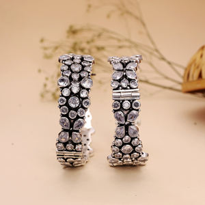 กำไลข้อมือปรับขนาดได้ประดับคริสตัลสีขาวสังเคราะห์ ตัวเรือนทองเหลืองชุบเงินโบราณ ชุดวินเทจสำหรับผู้หญิง เหมาะสำหรับเป็นของขวัญ - Product Image 5