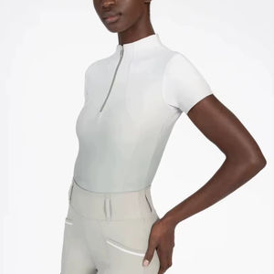 T-shirt d'équitation extensible léger de qualité supérieure pour hommes et femmes, adapté à l'entraînement en écurie, aux compétitions et à la pratique quotidienne de l'équitation - Product Image 1