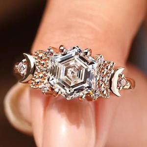 Bague de fiançailles vintage en or massif avec diamants taillés en hexagone et diamants ronds d'appoint, motif lune céleste, style Art Déco, bijoux de mariée - Product Image 1