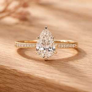 Bague de fiançailles et de mariage classique pour femme en or massif 10k 14k 18k, sertie de diamants de laboratoire taille poire et taille ronde, pureté E Clarity VVS - Product Image 1