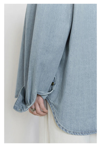 Chemise en jean délavé décontractée de haute qualité pour femme, style streetwear, épaules tombantes, personnalisable avec boutons et logo sur mesure – Prix de gros - Product Image 5