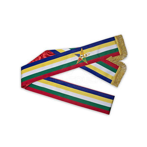 Echarpes masónicas de tela de alta calidad con bordados detallados para uso formal y en eventos. - Product Image 6
