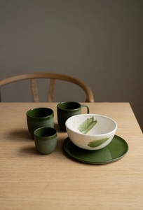 Elegante Taza de Cerámica para Capuchino con Glaseado Verde Azulado Intenso, Cuerpo Curvo, Borde Suave, Asa Cómoda, Retención de Calor, Diseño Artesanal - Product Image 5