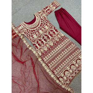 Vêtements indiens et pakistanais de créateurs, ensemble élégant pour les fêtes, haut-bas et dupatta - Product Image 1