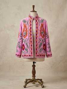 Chaqueta Suzani de Terciopelo Rosa Bordada, Cuello Alto, Manga Larga, Patrón Floral, Bordado a Mano, Ropa de Otoño para Mujer - Product Image 4