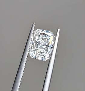 Diamante Suelto Cultivado en Laboratorio, Corte Radiante, 10x8mm, 3.79ct, VVS-SI, Serie RCK Global Ice-Block, Solitario Rectangular Grande - Product Image 1