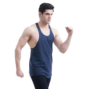 Débardeur personnalisé pour homme – Chemise sans manches durable et élégante pour une utilisation active et décontractée - Product Image 3