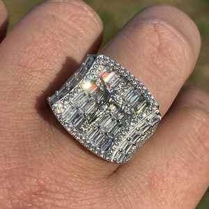 Anillo de Jesús de diamante cultivado en laboratorio para hombre, y piedras de corte redondo Baguette, joyería de declaración de plata audaz - Product Image 1