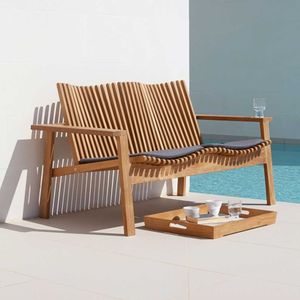 Banc de patio moderne en teck massif à lattes avec accoudoirs pour jardin, terrasse, hôtel - Product Image 2