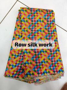 Tissu en soie brodée - Product Image 4