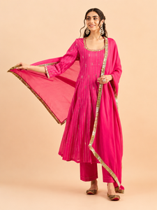 Robe midi formelle asymétrique en soie Chanderi et organza, rose fuchsia uni, brodée, coupe classique, pour mariage ou soirée, pour femme - Product Image 3
