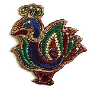 Nouvelle Arrivée : Patch Brodé Carré en Chenille, Design Personnalisé, Écologique pour Chapeaux, Vêtements et Accessoires d'Extérieur - Product Image 1