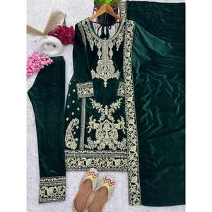 Hermoso Salwar Kameez de Poliéster Bordado para Bodas, Conjunto de Top y Pantalón con Dupatta, con Trabajo de Lentejuelas y Cordones - Product Image 3