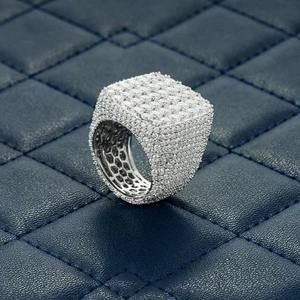 Bague Hip Hop Élégante en Moissanite, Argent Sterling 925, Bijou Sertie de Pierres Résistantes aux Rayures, Idéale pour Cadeau et Usage Quotidien - Product Image 6
