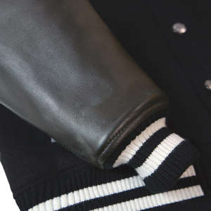 Chaqueta de Béisbol OEM Graffiti para Hombre, Chaqueta Universitaria Personalizada con Logotipo, Chaqueta Varsity con Mangas Bordadas - Product Image 6