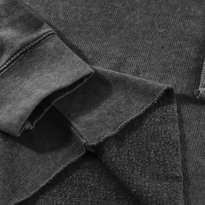 Sudadera con Capucha Corta Personalizada en Gris Carbón con Lavado Ácido, Venta al Por Mayor, Unisex, Estilo Vintage, Largo Regular, 100% Bordada - Product Image 4