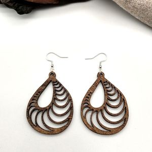Pendientes Colgantes de Madera de Estilo Geométrico, Joyería de Madera Moderna para Mujer, Accesorio Hecho a Mano y Ecológico - Product Image 6