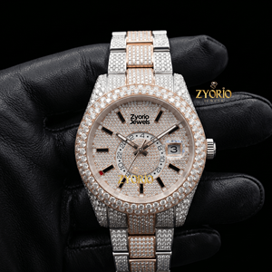 Montre-bracelet de luxe personnalisée faite à la main avec cadran rond en acier inoxydable et pierres de moissanite VVS, style Iced Out - Product Image 4