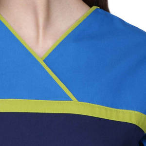 Conjunto de Uniforme Médico para Mujer, Azul Marino con Ribete Verde, Uniforme de Hospital, Pantalones de Algodón y Poliéster, Diseño Profesional - Product Image 6