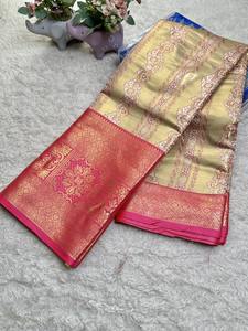 Sari en soie traditionnel avec broderie Zari et bordure contrastée, séchage rapide et évacuation de l'humidité, fabriqué au Gujarat - Product Image 3