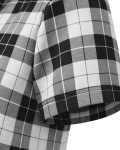 Camisa a cuadros negra y blanca personalizada para mujer, de manga corta, con botones, informal, ligera, transpirable, con bolsillo. - Product Image 4