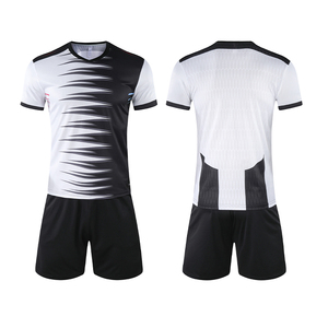 Ensemble de maillot de football pour hommes noir et blanc, manches courtes, short assorti, polyester respirant, tenue de sport pour équipe - Product Image 1