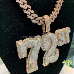 Colgante Numérico 302 con Detalles de Diamante Moissanite Brillante, Joyería Personalizada con Número Audaz - Product Image 2