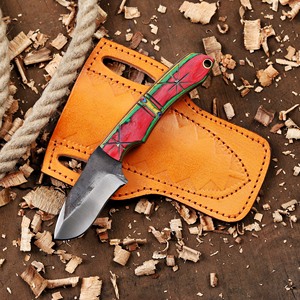 มีด EDC แบบใบตายติดกัน รุ่น Nordic Forge แบบกำหนดเองได้ พร้อมปลอกแบบ Pancake ขนาด 6 นิ้ว ปลายใบมีดแบบ Drop Point ด้ามจับทำจากไม้ Pakka เหมาะสำหรับการลอกหนัง การตั้งแคมป์ และการล่าสัตว์ - Product Image 1