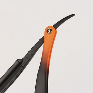 Navaja de Afeitar Desechable de Acero Inoxidable con Hoja Única y Mango de Plástico Recubierto de Platino para Uso en Salón y Cuidado Personal - Product Image 6