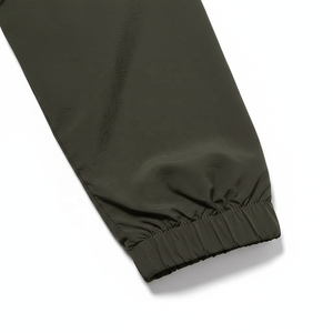 เสื้อแจ็คเก็ตวินด์เบรกเกอร์สำหรับคนทำงาน ดีไซน์ฮิปฮอป แฟชั่นสปอร์ต สไตล์ซาฟารี คอตั้งแบบซิป ผลิตจากโรงงาน รับบริการ OEM - Product Image 5