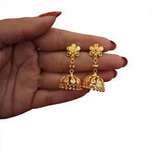 Auténticos Pendientes Jhumka de Oro Sólido de 22K, Joyería India Floral Tradicional, Jhumki de Oro Hechos a Mano para Mujer, Regalo de Boda - Product Image 1