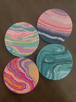 Sous-verres ronds artisanaux perlés à motifs botaniques, sets de table bohèmes décoratifs au design artisanal