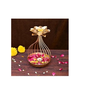 Porte-bougie en métal en forme de lotus pour la décoration de la maison, décoration Diwali, centre de table - Product Image 1