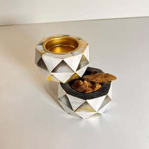 Brûleur de Bakhoor de Luxe PearlVanta Fait Main avec Incrustation de Nacre et Finition Mosaïque Élégante pour un Style Arabe Moderne - Product Image 1