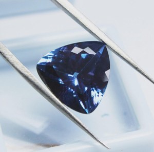 Alexandrita natural con cambio de color, corte trillón, piedra suelta certificada, piedra rara para la elaboración de joyas - Product Image 3