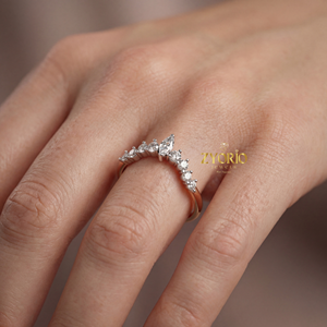 Bague de mariage et de fiançailles de luxe en argent 925 bicolore avec diamant taille marquise, style diadème courbé en V, pour empilage et superposition - Product Image 5