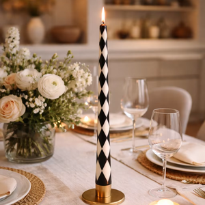 Bougie conique parfumée noire à motif losanges traditionnel, 30 cm, haute texture contrastée, mèche en coton, idéale pour les commandes en gros - Product Image 1