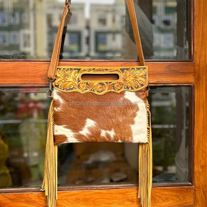 Nouveaux cheveux usinés fabriqués à la main occidentaux sur le sac à main en cuir de fourrure de peau et pochette en cuir usiné à fleurs en relief ensembles combinés de vente chaude - Product Image 2