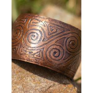 Mancuernillas y Brazaletes de Latón y Cobre de Estilo Antiguo, Inspirados en la Herencia, Elegantes Accesorios de Joyería - Product Image 5