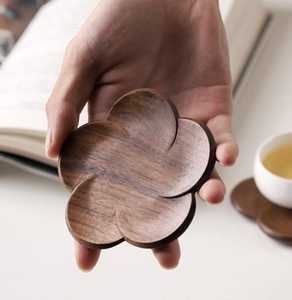 Ensemble de 6 dessous-de-verre en bois en forme de fleur, noyer noir, design artistique créatif, décoration d'intérieur, par Universal Overseas - Product Image 4