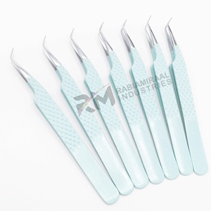แหนบต่อขนตา RM Industries Precision ขนาด 10 มม. ปลายโค้ง 45 องศา สีเงิน และเคลือบสีฟ้าพาสเทล ทำจากสแตนเลสสตีล - Product Image 5